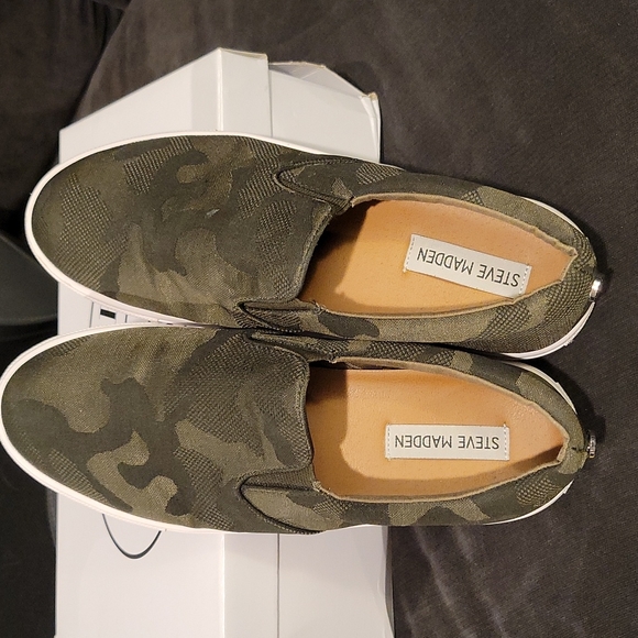 Steve Madden Slip-on Sneaker - Picture 8 of 8